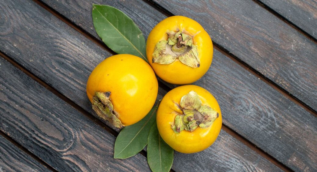 Про цю властивість хурми ви не здогадуєтесь: ось яку небезпеку ховає в собі помаранчевий фрукт 