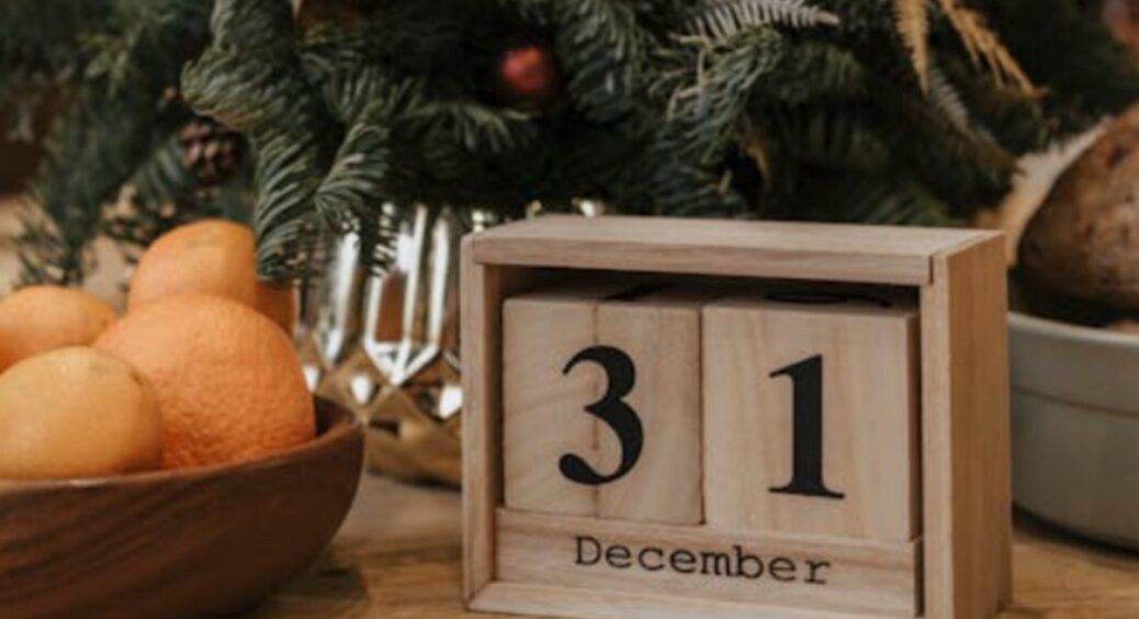 Як на Новий рік працюватимуть “Нова пошта”, “Укрпошта” і банки: графіки вже оприлюднено 