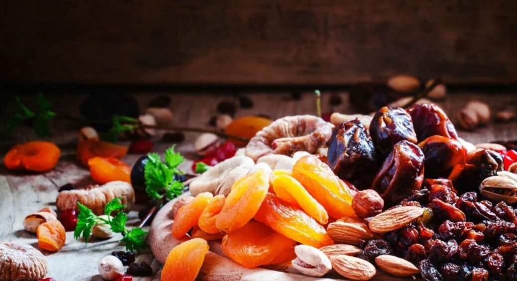 Замість зефіру та цукерок: фітнес-тренери назвали найкорисніші солодощі, які ще й бюджетні 