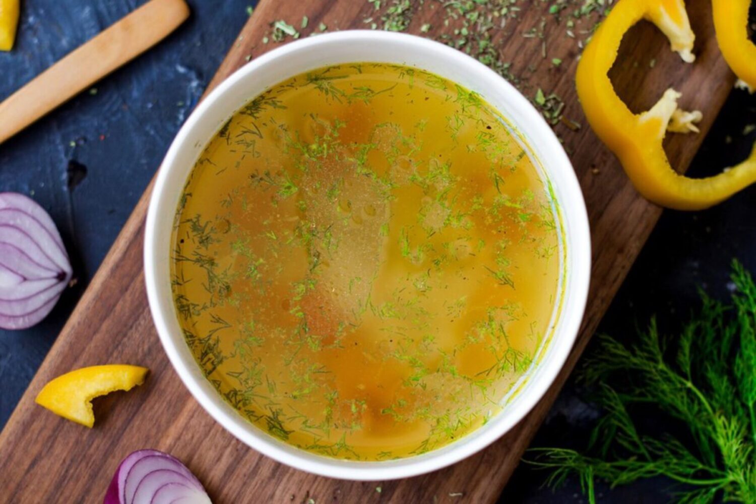 Кулінари розсекретили рецепт ситного супу, який готується лише 15 хвилин