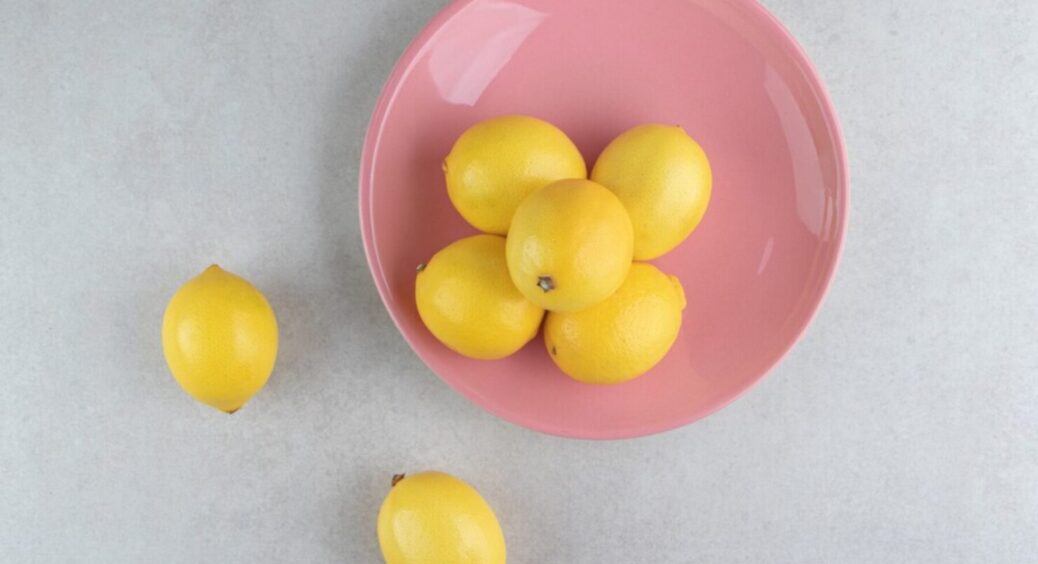 Плюс памʼять, плюс молодість: яка користь від заморожених лимонів – включіть в свій раціон 