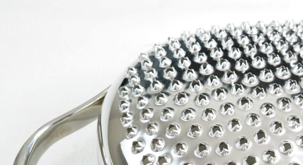 Терка буде як нова за лічені секунди: перевірений метод заточування – чоловіка просити не треба 