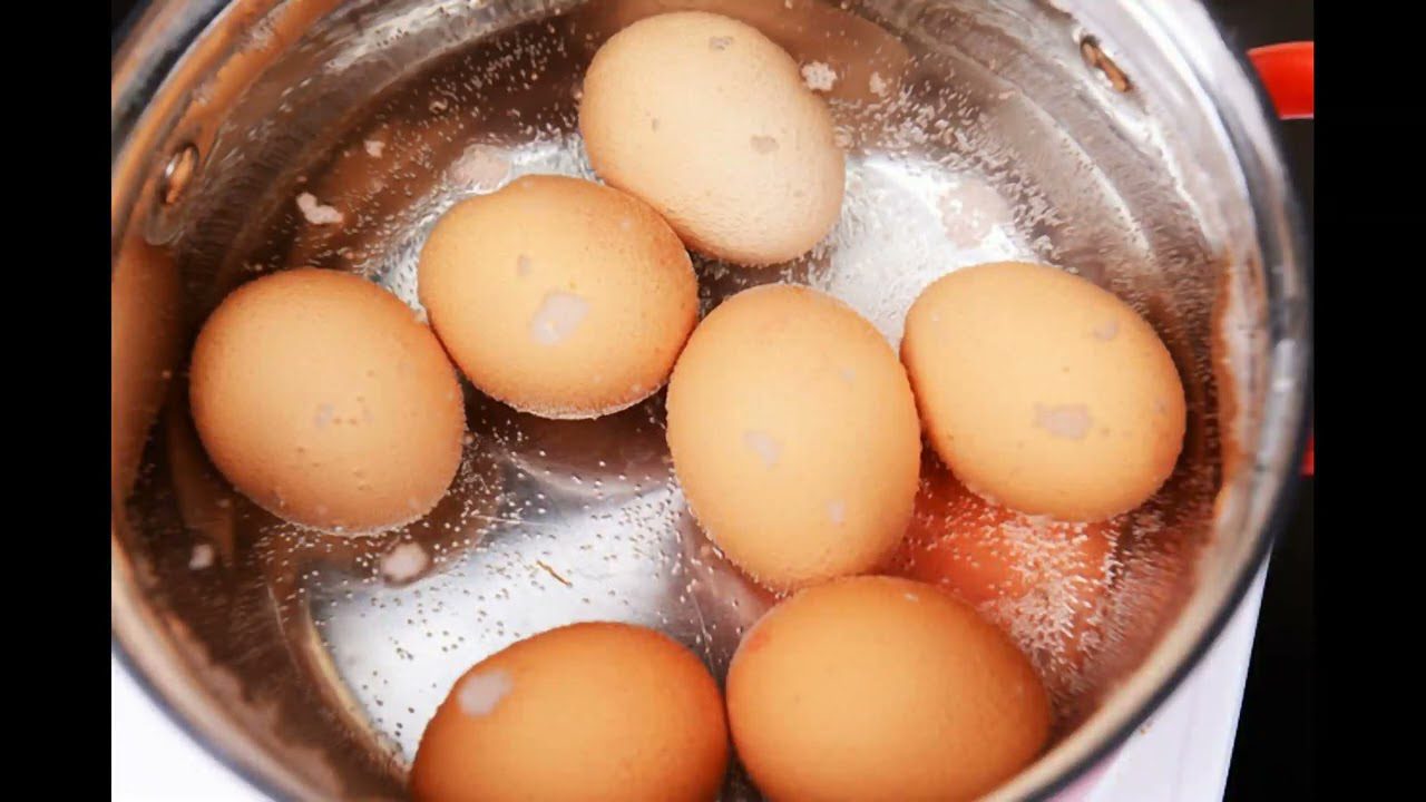 Як приготувати варені яйця швидко, коли світло вимкнули