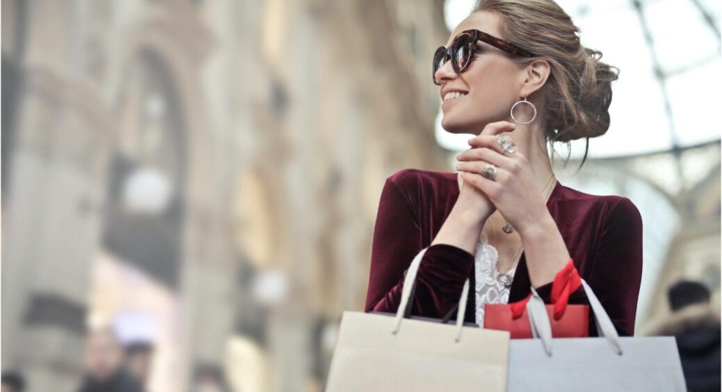 Відкривайте бабусині скрині: які тренди з минулого повернулися у 2025 – вже є у кожної модниці 