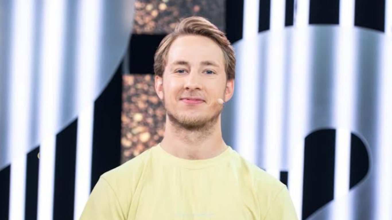 Олександр Терен розсекретив головну інтригу Холостяка і розповів, як живуть його батьки