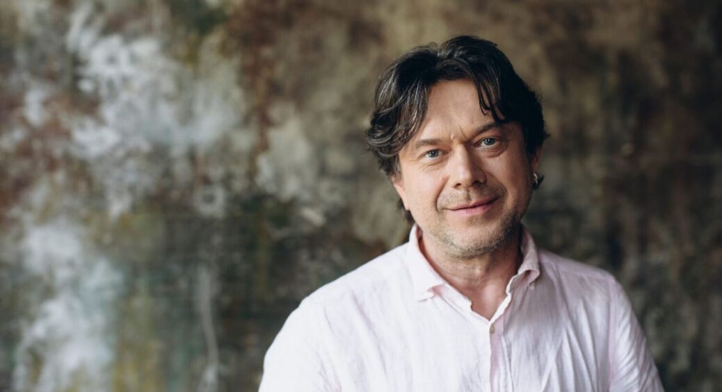 Вона молодша за нього на 35 років: чи планує Остап Ступка стати законним чоловіком впʼяте 