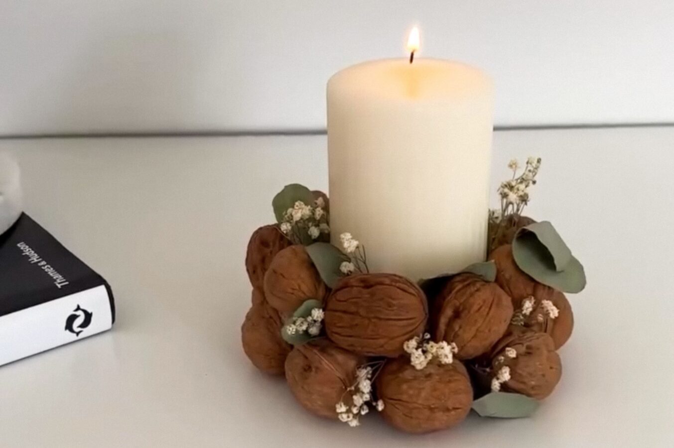 Експерти розповіли, як зробити підсвічник із кришки для банок