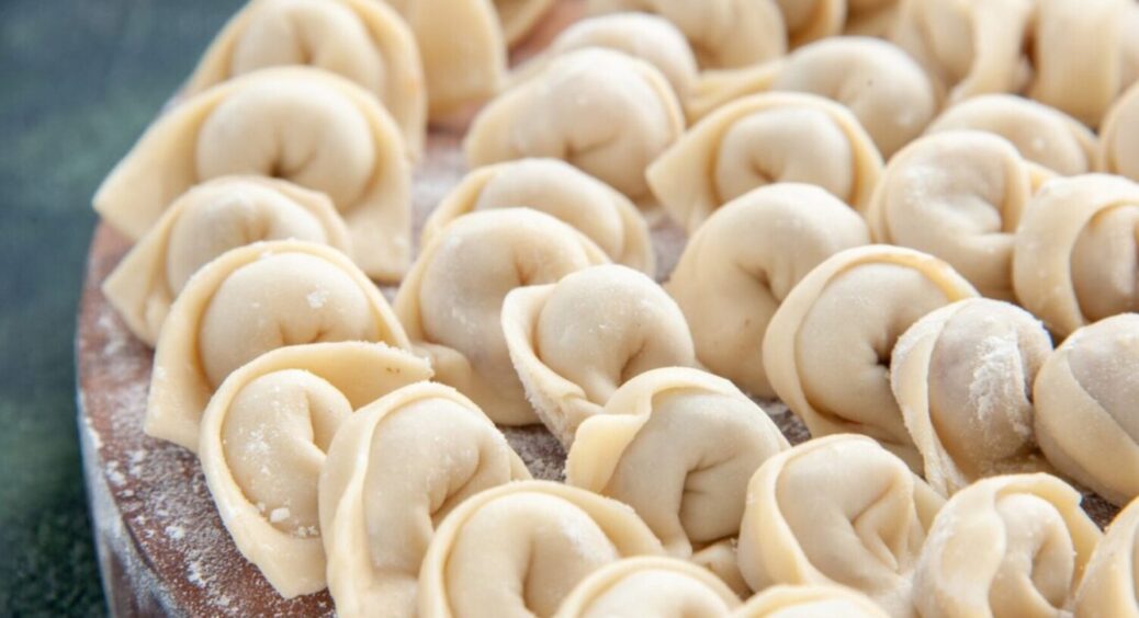 Готуємо пельмені за рецептом баби Томи з Закарпаття: вони мають 1 маленький секрет 