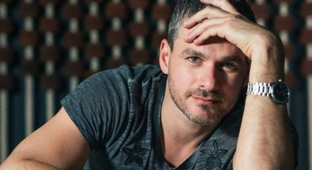 Брюнетка з великими очима: кому Арсен Мірзоян освідчився вперше – тепер вона його колишня 