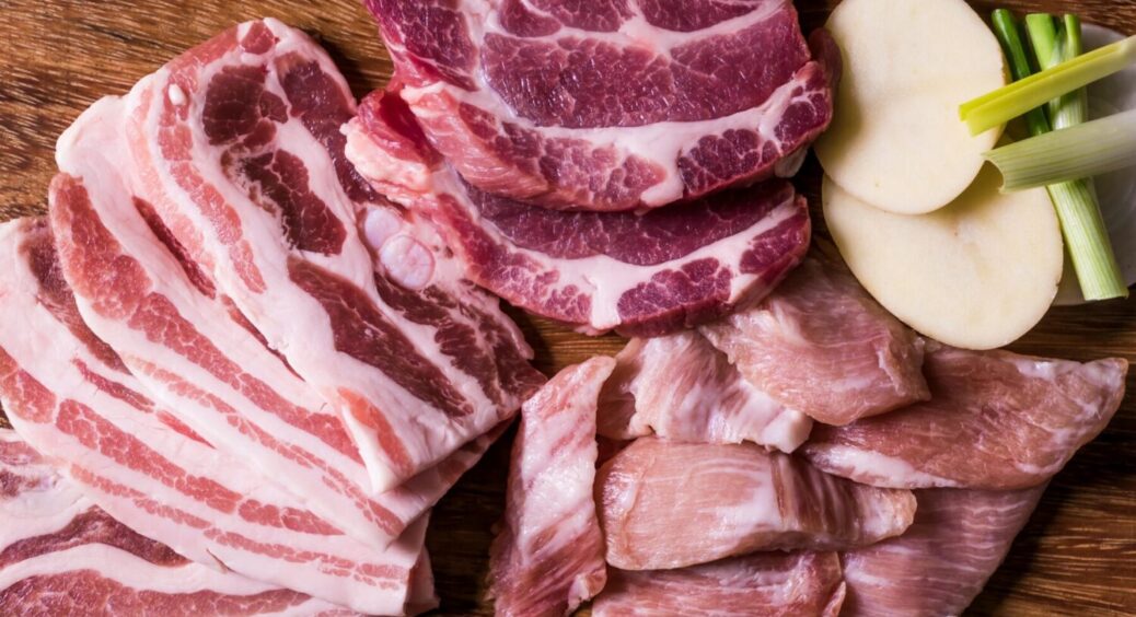 Купуємо сало до родинного столу: як обрати продукт з м’ясним прошарком і з м’якою шкіркою 