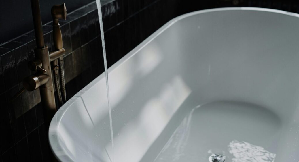 Як прочистити засмічення за допомогою одного засобу: легкий прийом “спрацює” за хвилину 