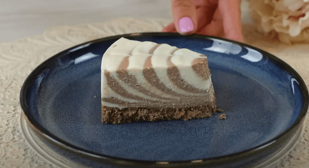 “Підсядете” на цей десерт за 5 хвилин: без духовки, без згущеного молока, без борошна 