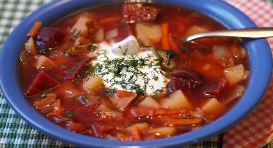 ДНК української кухні: як готують борщ на Дніпропетровщині – ви будете здивовані 