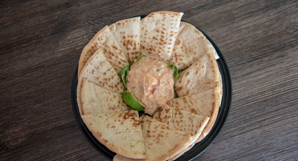 Лаваш вийде краще, ніж у ресторанах – легкий рецепт для господинь: і на шаурму, і замість хліба 