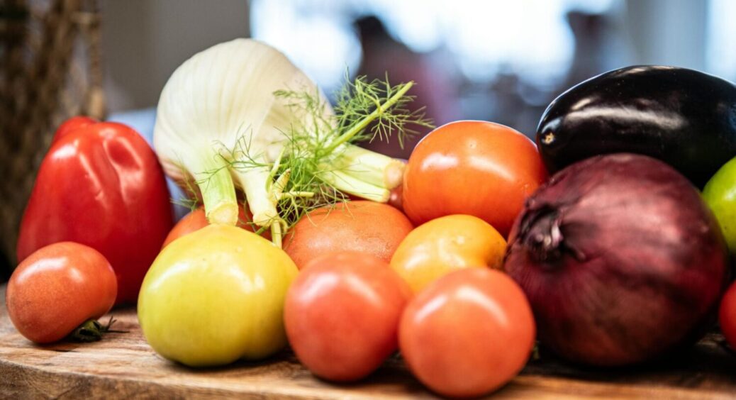 Багатий урожай з мінімальним доглядом: невибагливі сорти улюблених та найпопулярніших овочів 