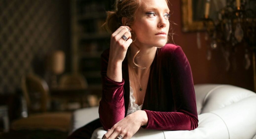 5 хитрощів, як виглядати на 10 років молодше жінкам 40+: кожна підбере щось для себе і подружки 