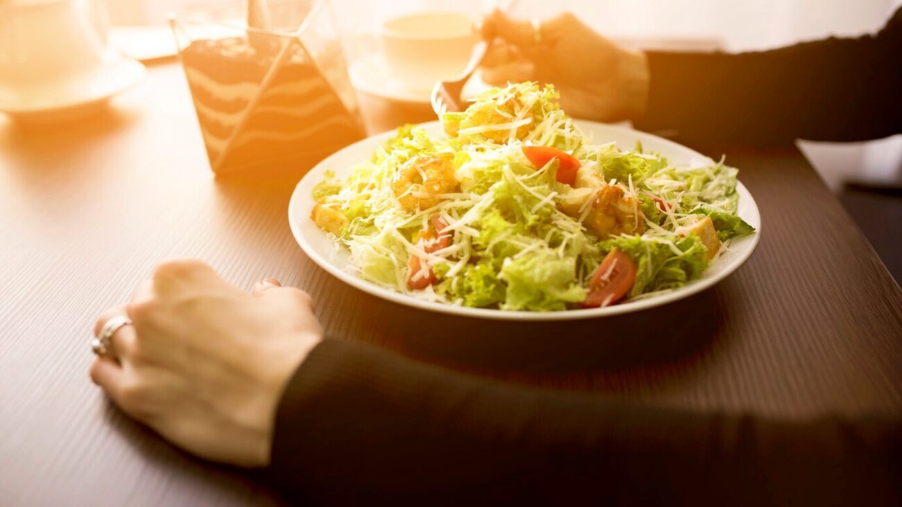 Кулінари розповіли, як приготувати святковий салат "Гетьманський"