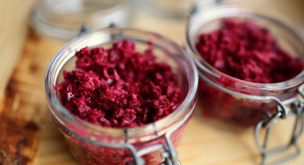 5 варіантів заправки до салату з буряка: на майонезі та сметані “світ клином не зійшовся” 