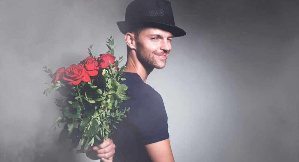 Які квіти дарувати на 8 березня по знаку Зодіаку: астрологи надали рекомендації 