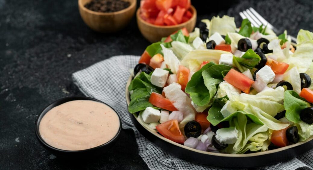 Чим ситно повечеряти, щоб не виросли “бочка”: ТОП-3 ідеальних страви для плоского живота 