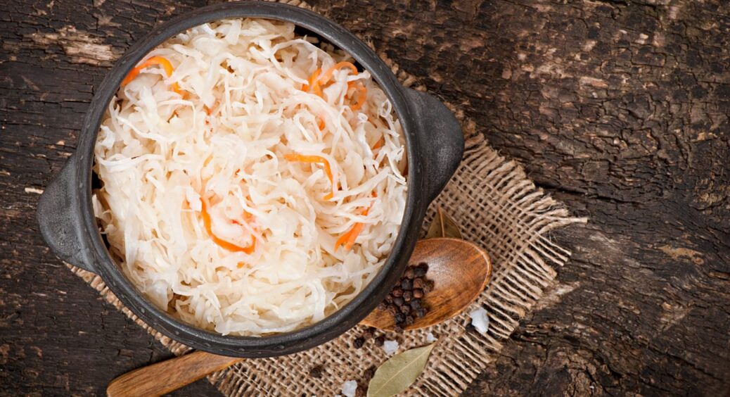 Почала їсти квашену капусту і помітила, як живіт став плоским: чудо дія для організму 