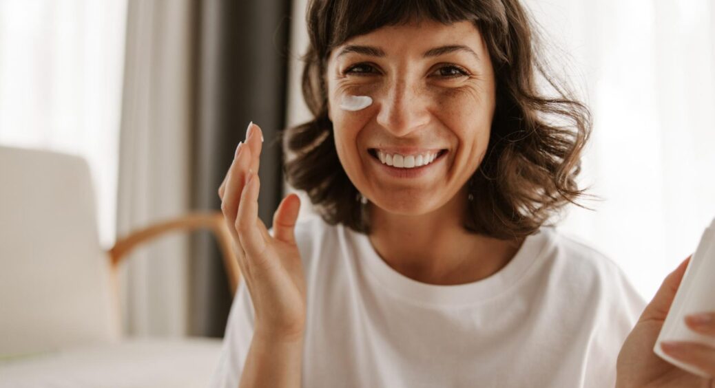 Після візиту до косметолога не виходжу на вулицю без SPF: важливий для жінок будь-якого віку 