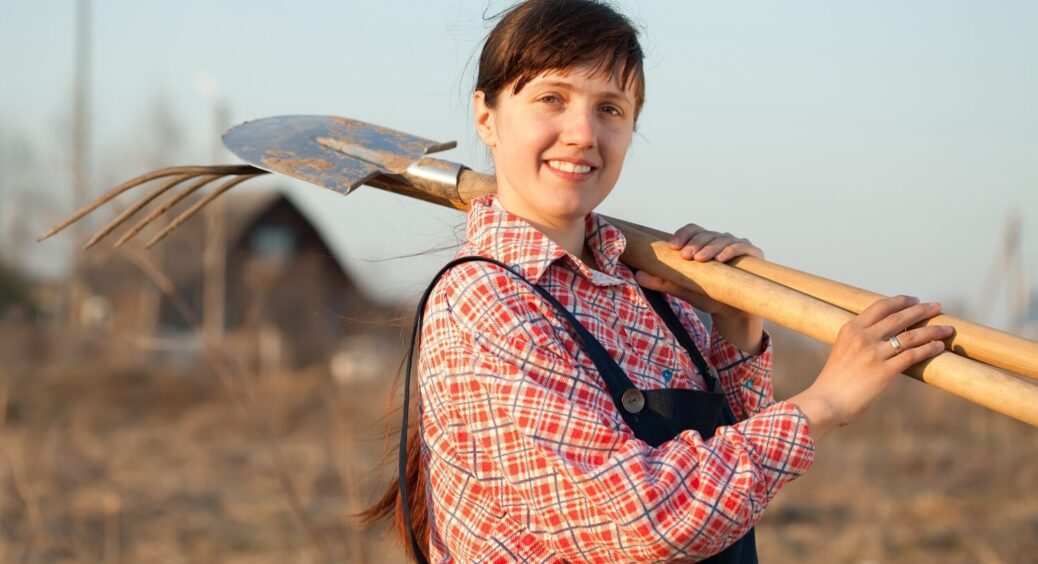 Найкраще добриво для саду та городу навесні: 3 варіанти підживлення рослин в березні-квітні 