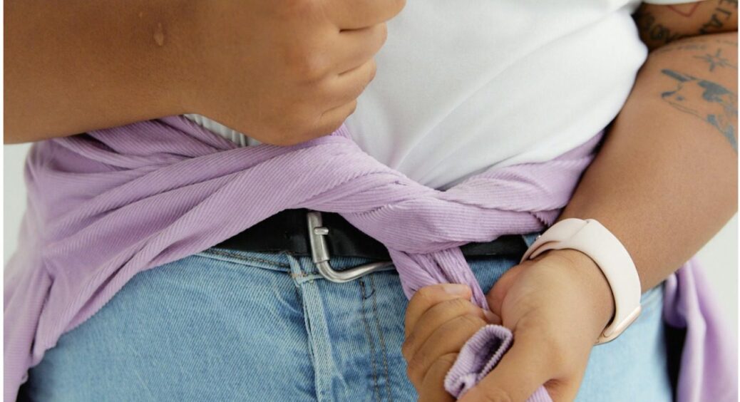 Як зробити талію, якщо її немає: стилістка розповіла кілька нових прийомів – але без фанатизму 