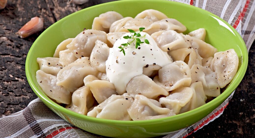 Вже 5 років готую так пельмені з мʼясом: смакує на всі 200: як їх приготувати, не ліплячи 