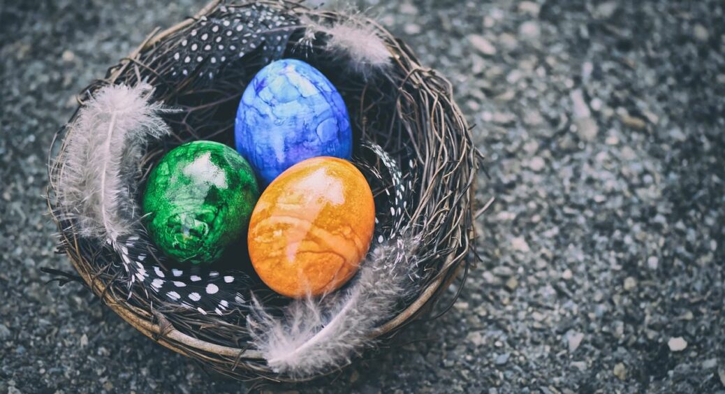 Коли потрібно фарбувати яйця перед Великоднем: у 2025 році є дві символічні дати 