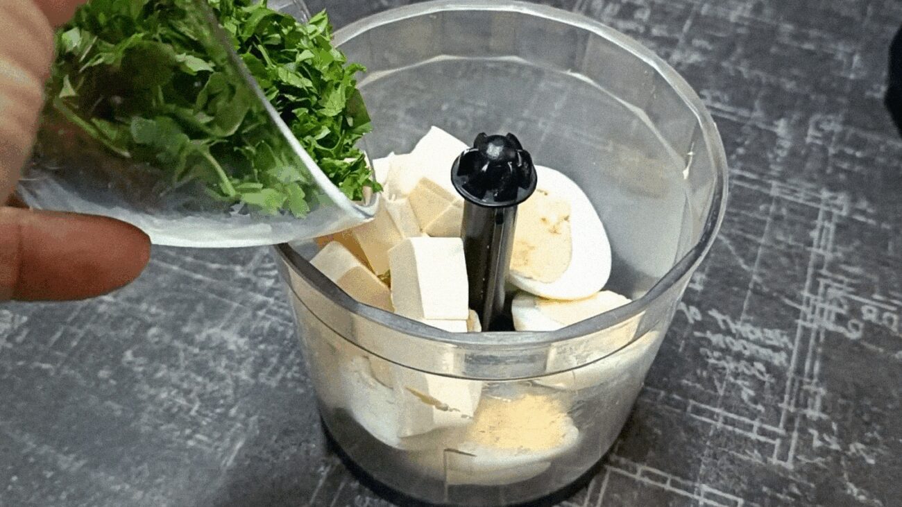 Кулінари поділилися рецептом домашньої намазки з яєць