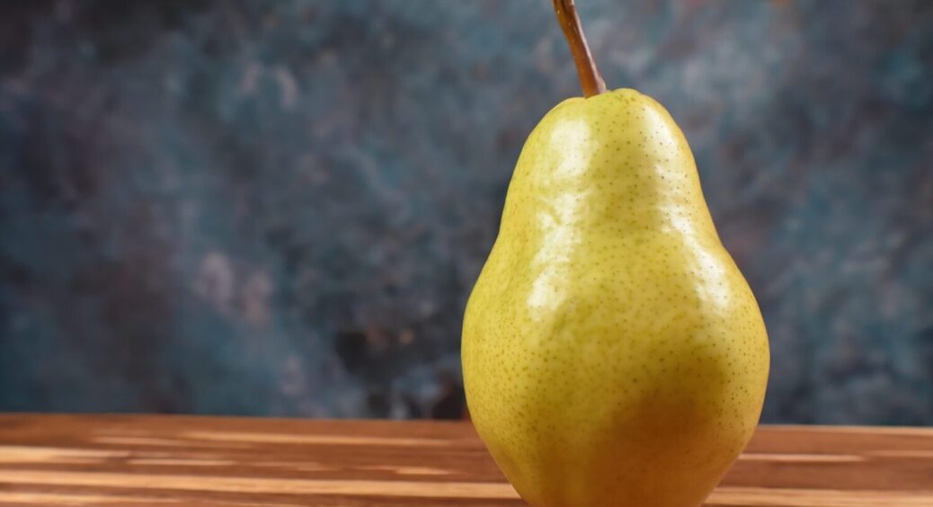 Літній сорт груші, який зачарує всіх своїх смаком: дуже солодка й має ранній термін дозрівання 