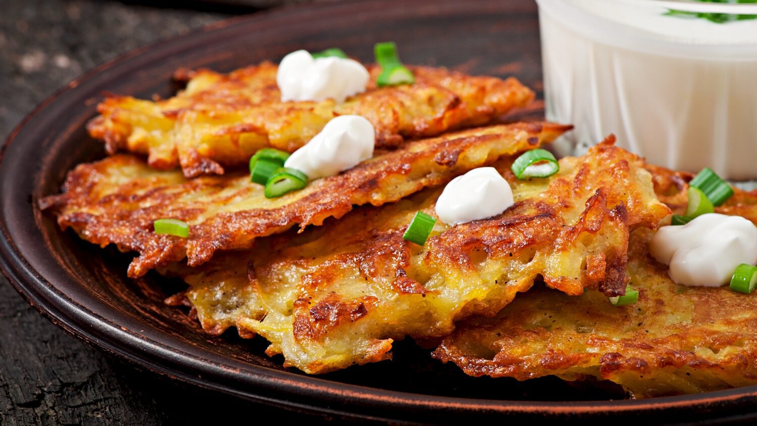 Кулінари поділились простим рецептом золотавих і хрустких дерунів Кулінари поділились простим рецептом золотавих і хрустких дерунів