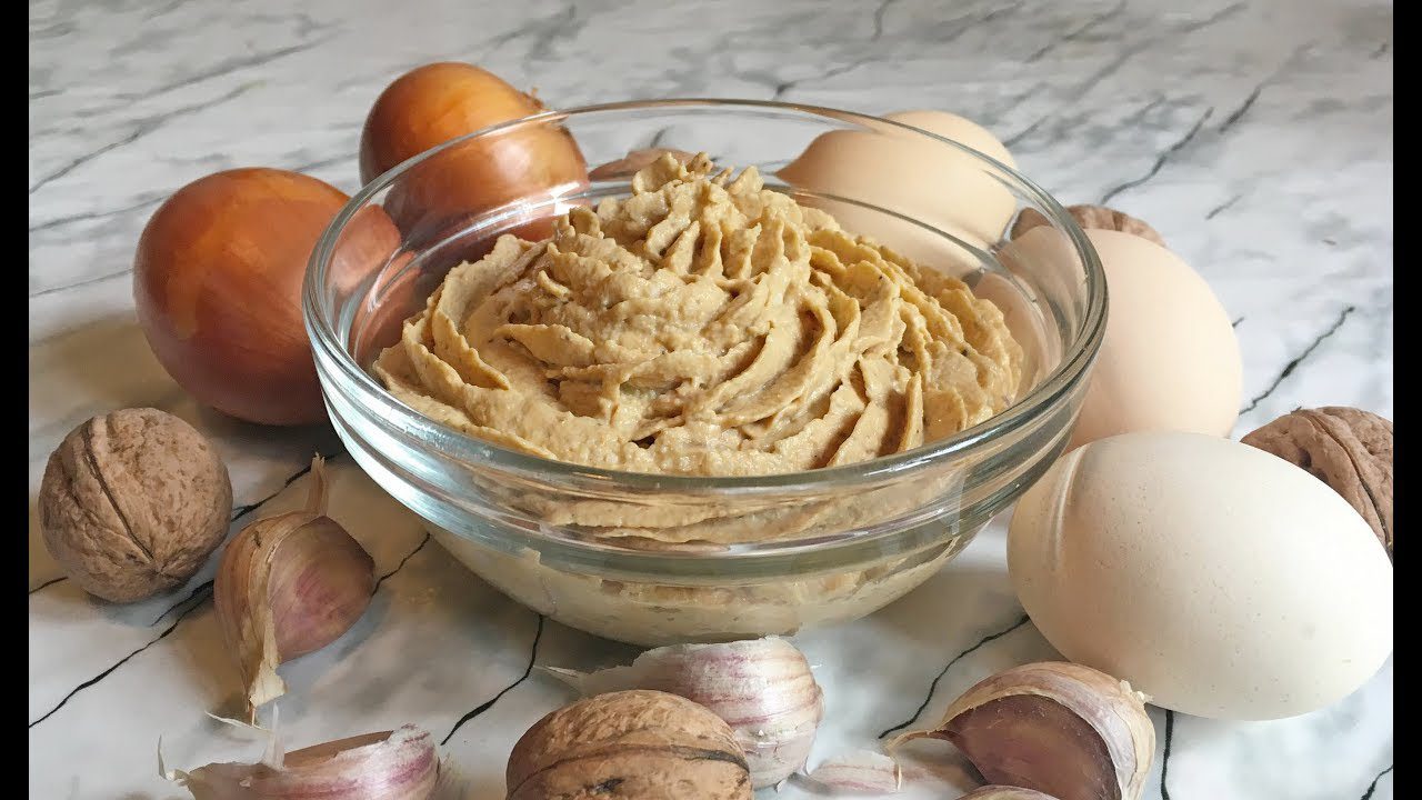 Рецепт смачного паштету з курячих яєць