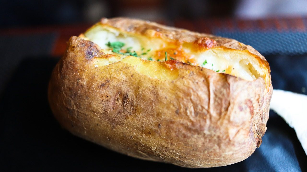 Рецепт запеченої картоплі у мікрохвильовці