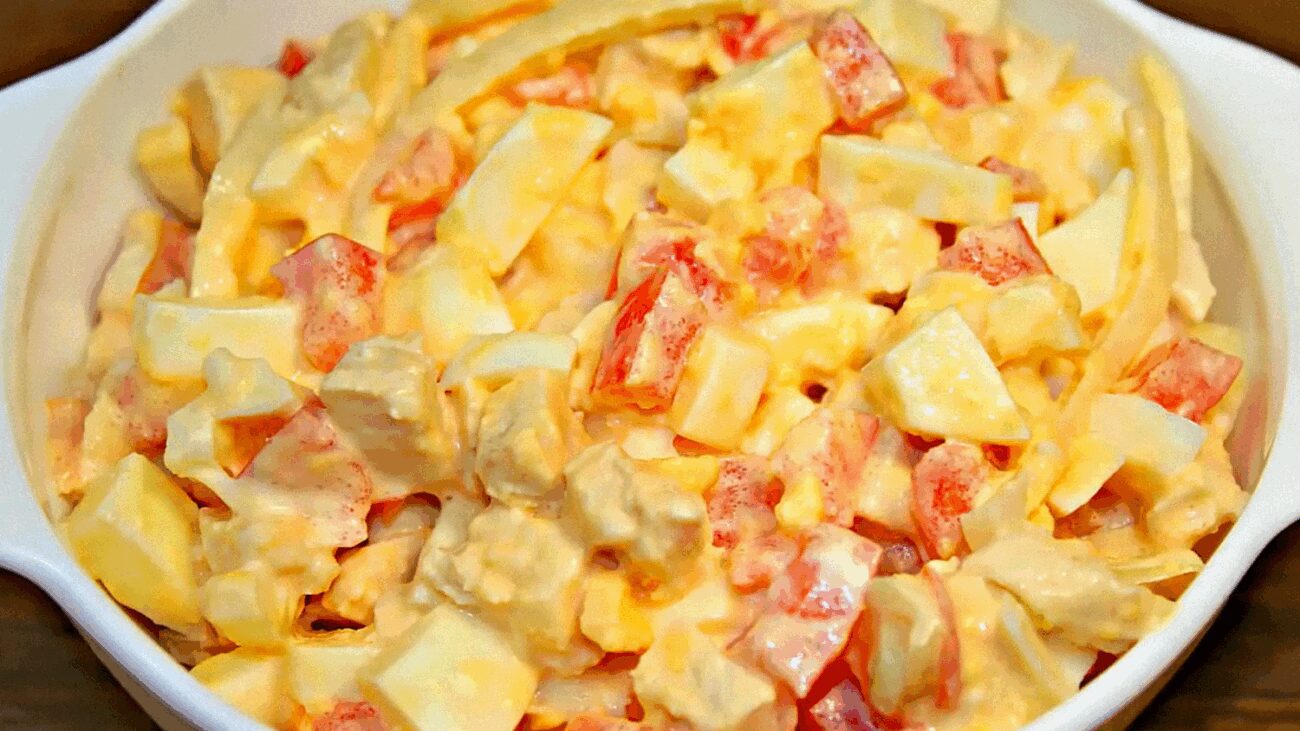 Шеф-кухарі поділилися рецептом святкового салату зі старих кулінарних книг