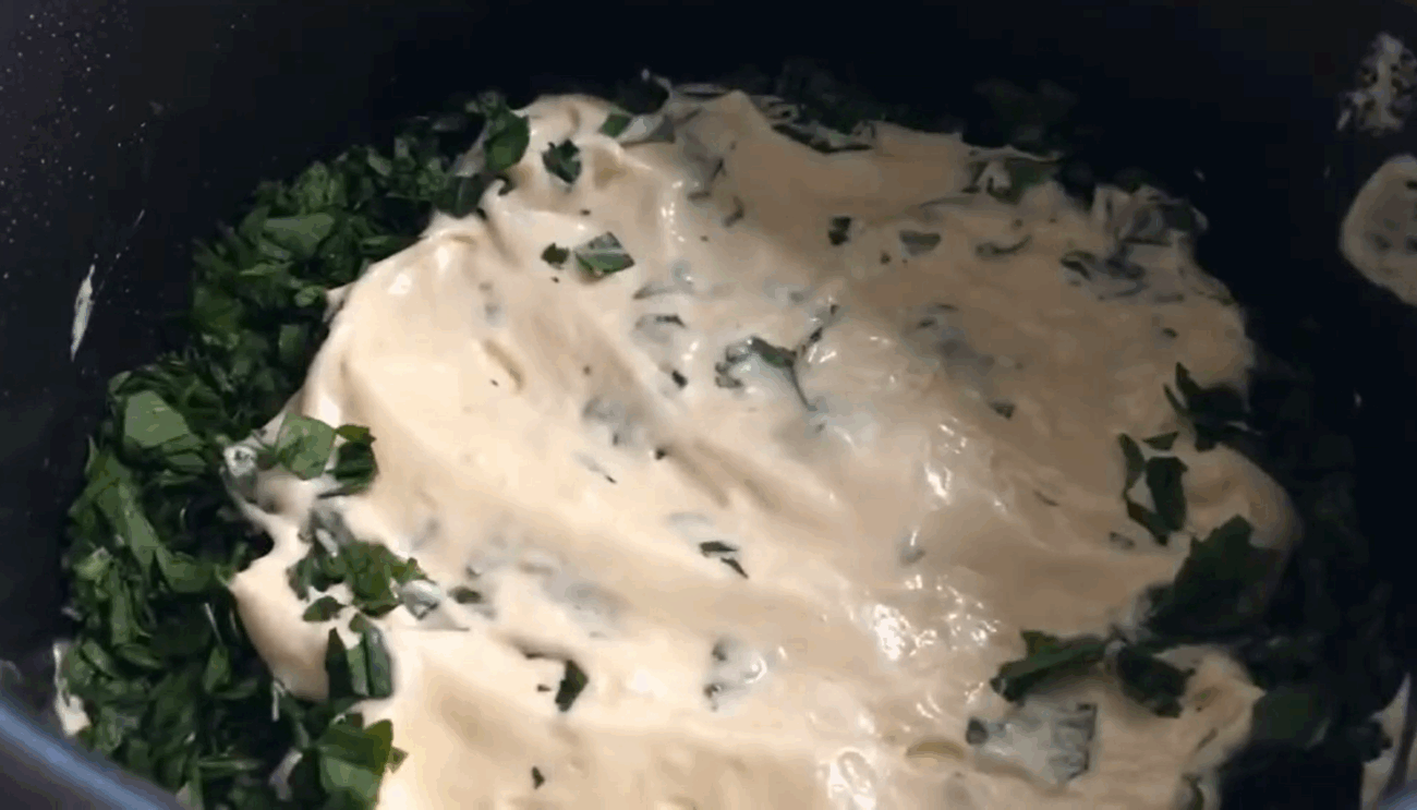 Кулінари розповіли, як приготувати солодкий пиріг зі щавлем