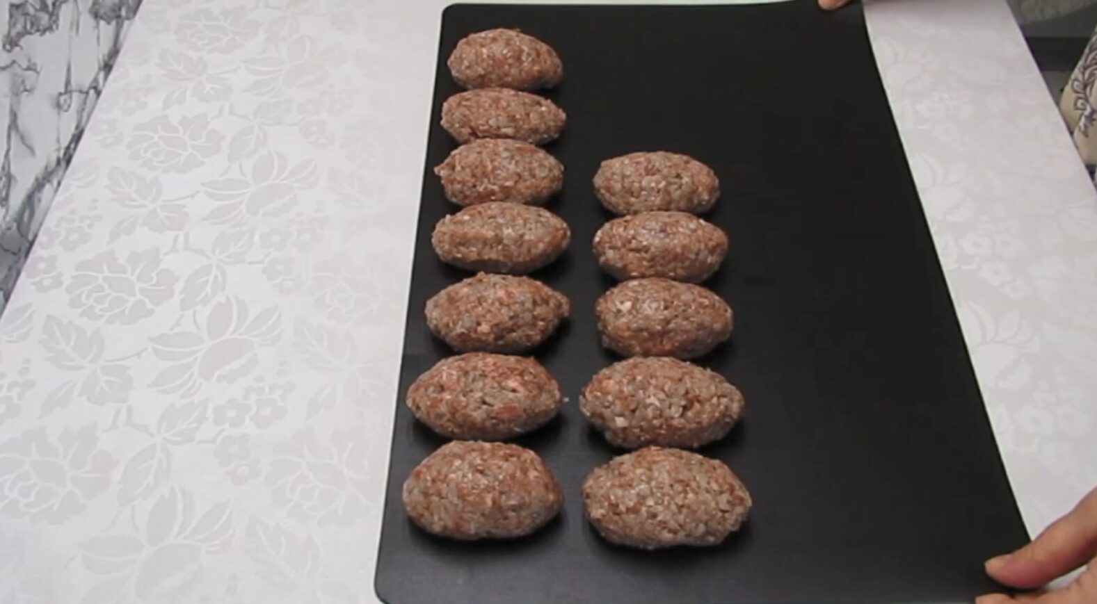 Кулінари розповіли, як приготувати смачні і соковиті гречаники з фаршем