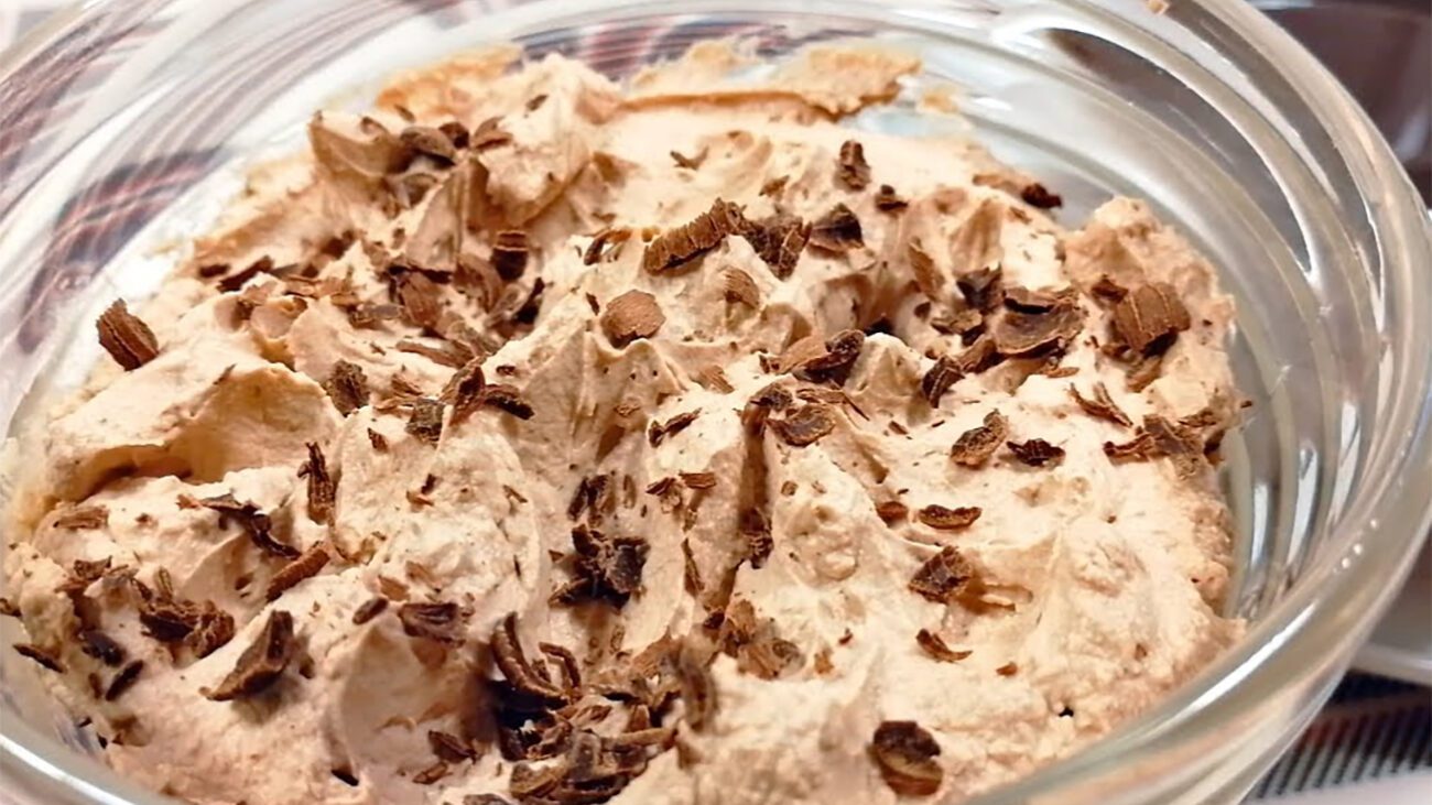 Ніжний шоколадний десерт, що готується за 15 хвилин