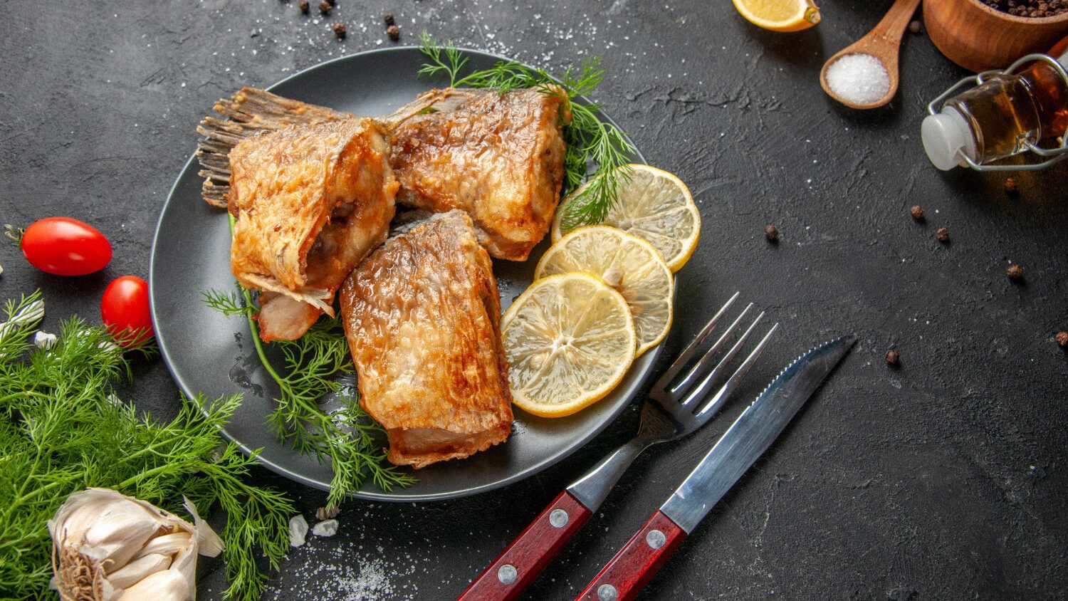 Кулінари розповіли, як правильно приготувати рибу, щоб не відчувались кістки Кулінари розповіли, як правильно приготувати рибу, щоб не відчувались кістки