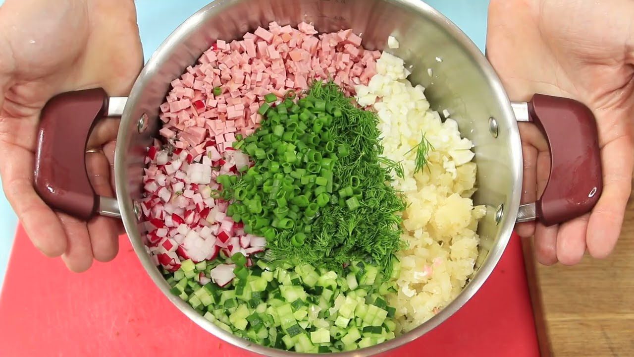 Кулінари розповіли, що додати в окрошку, щоб вона була смачнішою