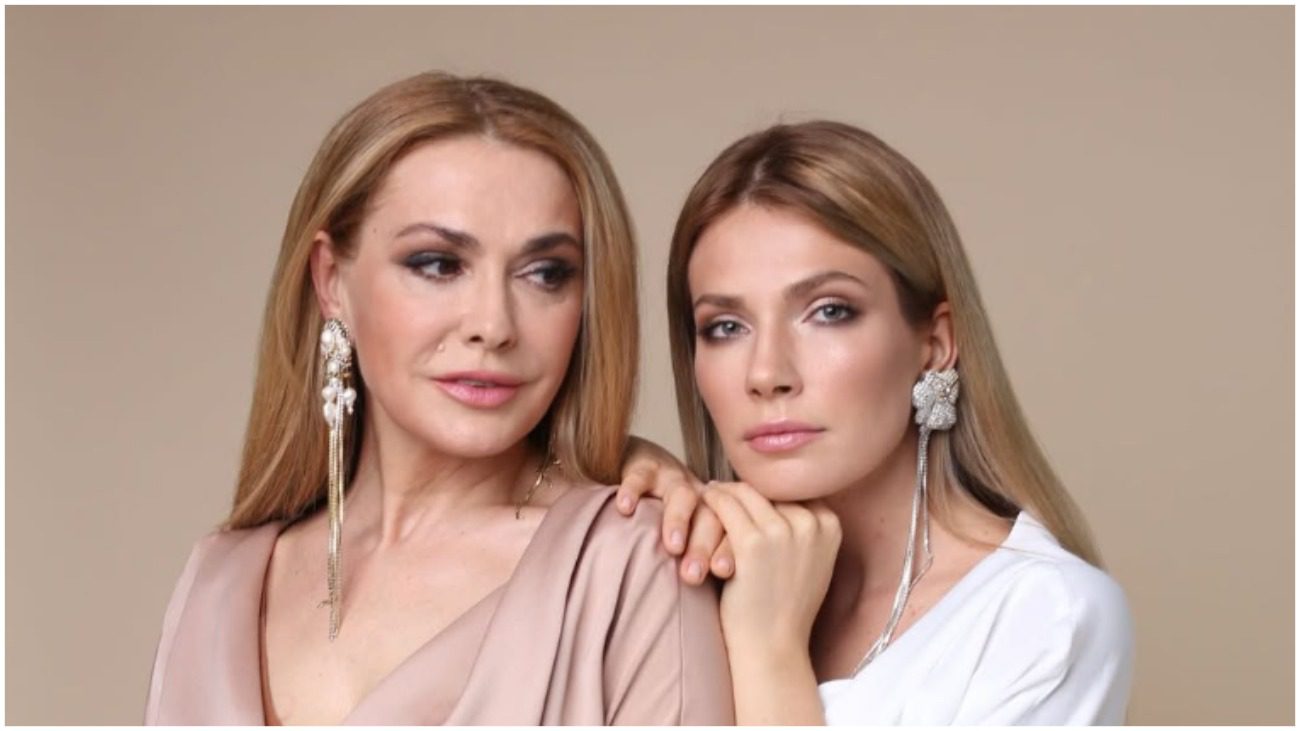 Сумська вперше за довгий час показалася зі старшою дочкою