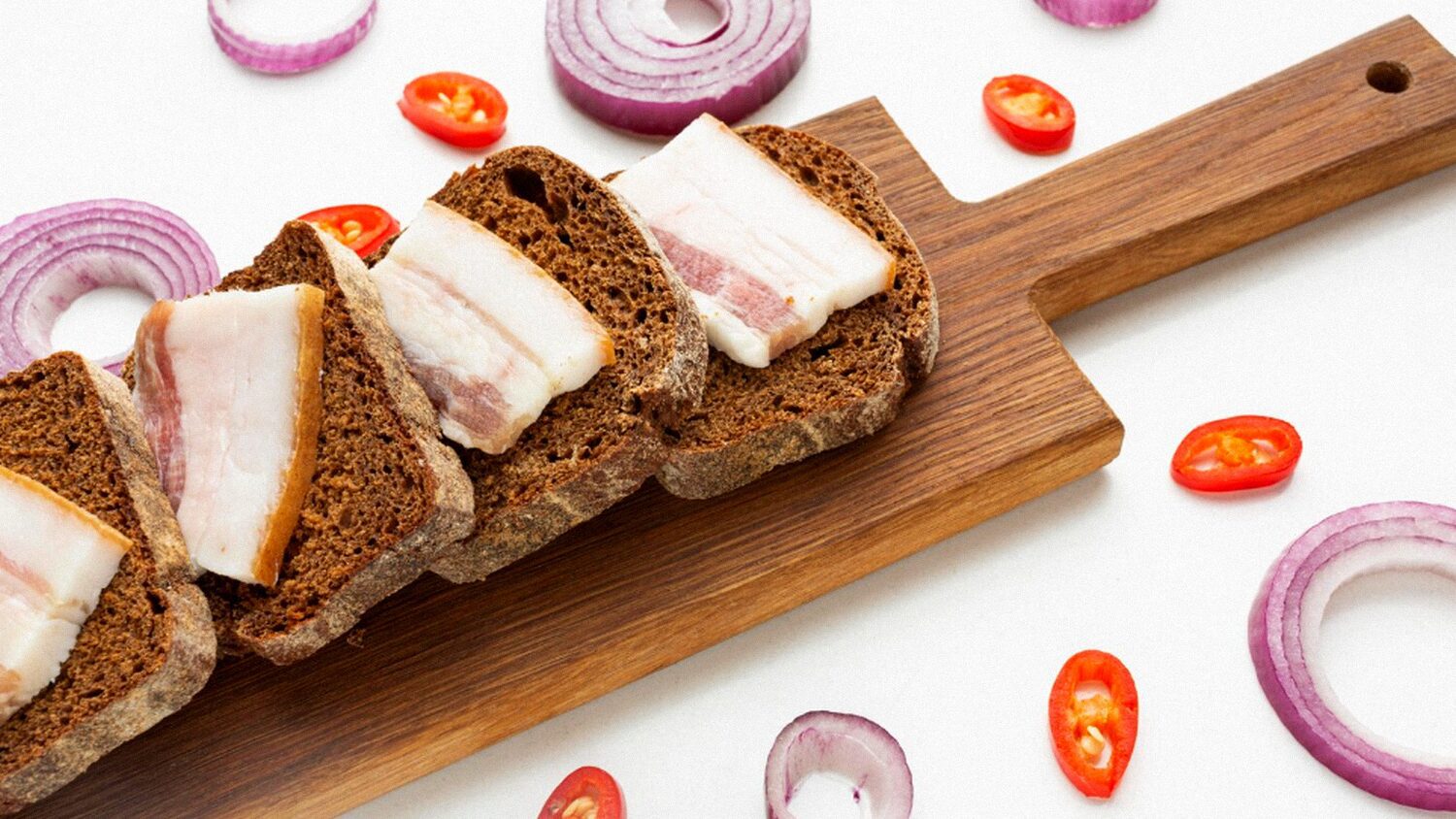 Кулінари розповіли, як приготувати намазку з сала – три види Кулінари розповіли, як приготувати намазку з сала – три види