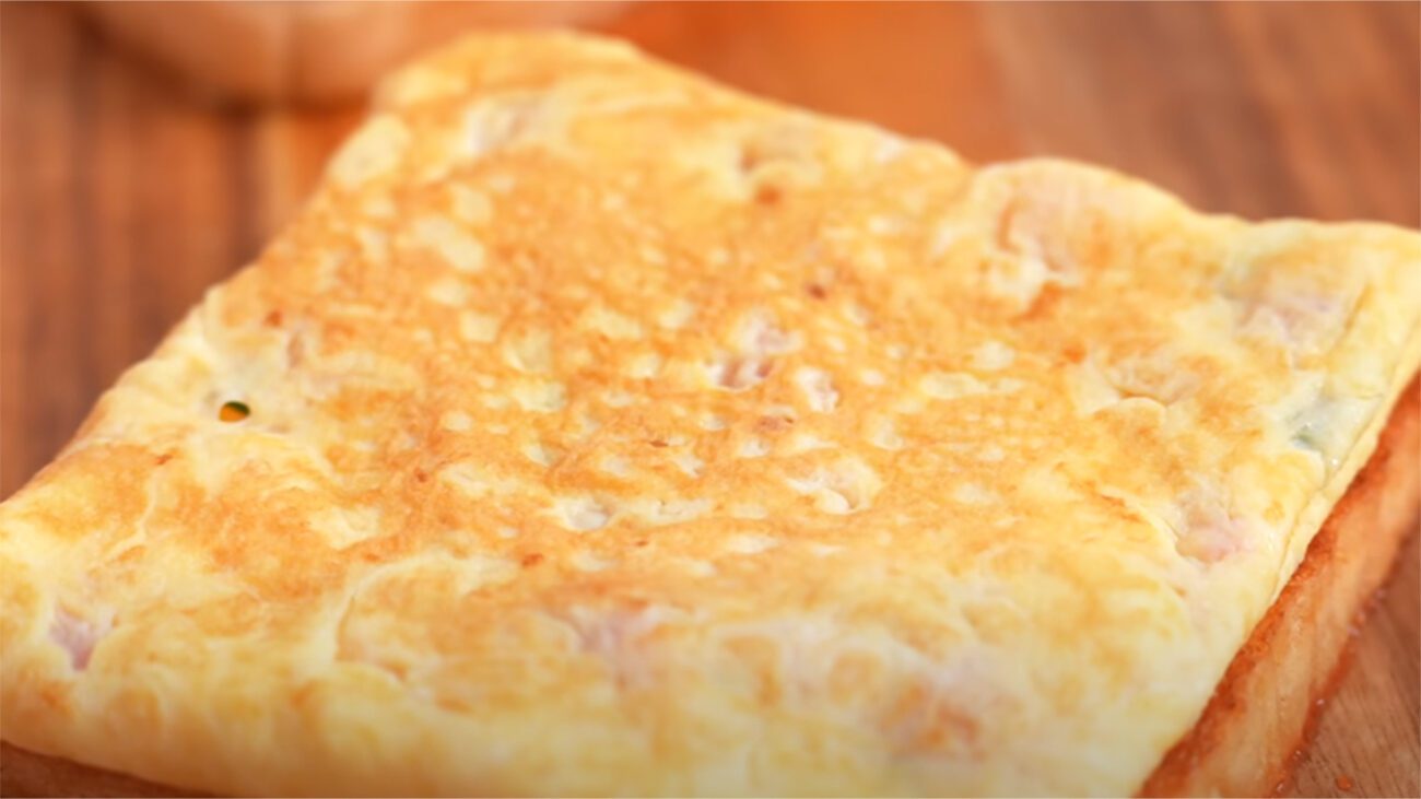 Яєчний конвертик на сніданок