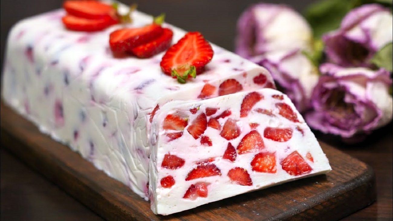 Рецепт легкого і освіжаючого торта з полуницею без випічки