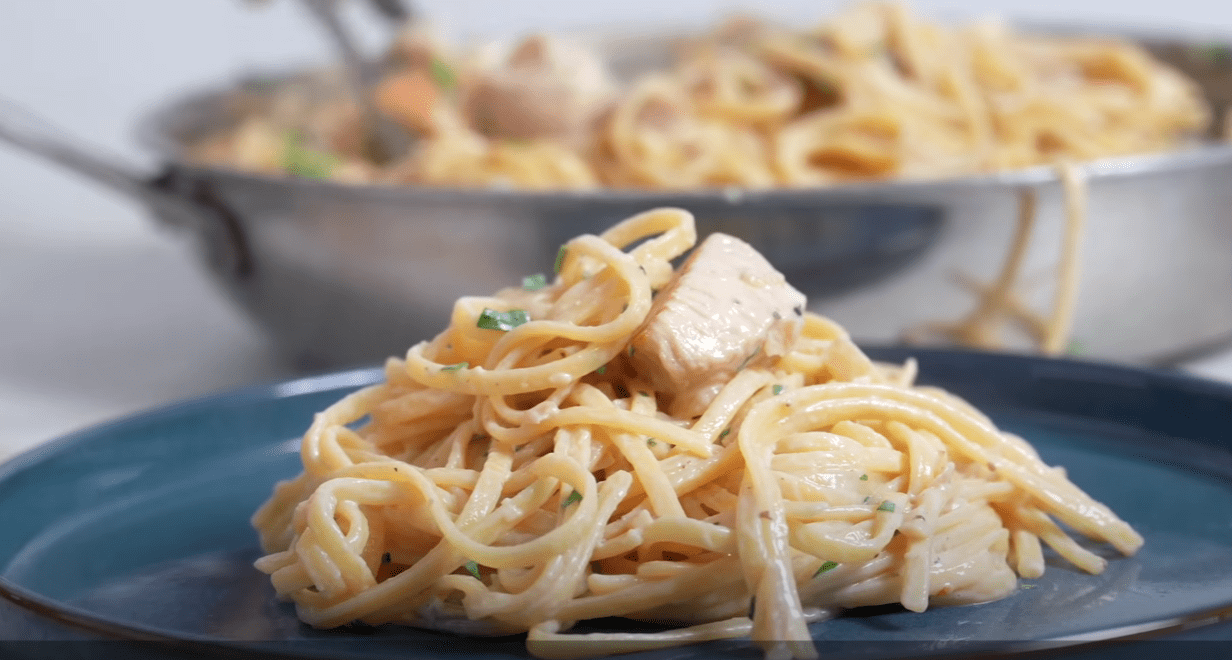 Кулінарка розповіла, як приготувати знамениту ресторанну страву з макаронів удома