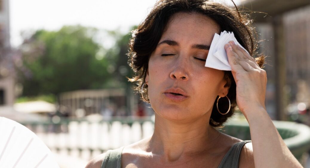 Українців у Парижі попередили про аномальну спеку з 16 по 21 червня: прогноз погоди 