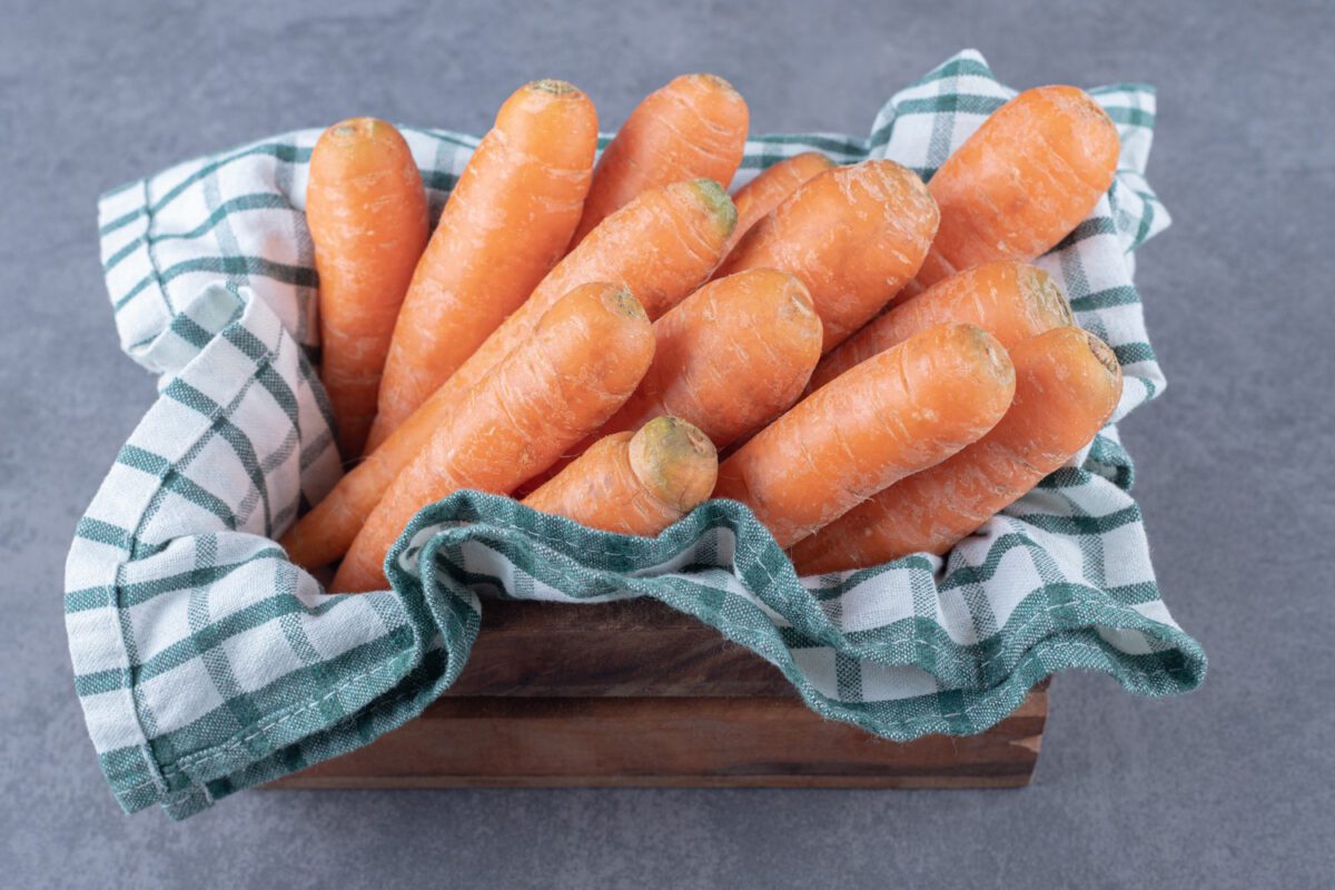 Як виростити гігантську моркву на домашньому городі