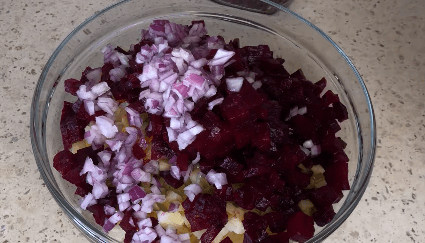 Рецепт смачного і свіжого салату Вінегрет по-літньому