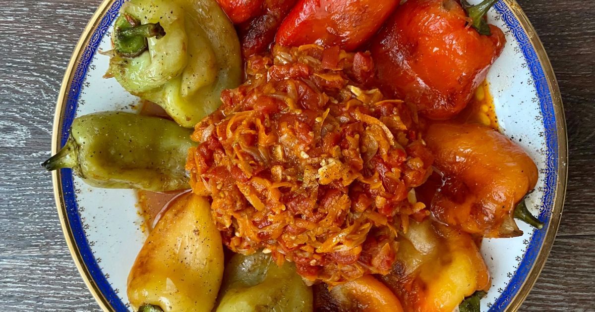Кулінар дав рецепт найсмачнішого перцю в томатному соусі